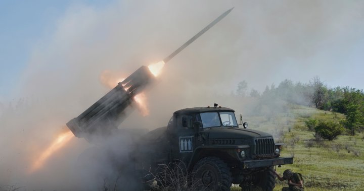 Ukraine targets key bridge to Crimea as Russian rockets kill 3 – National